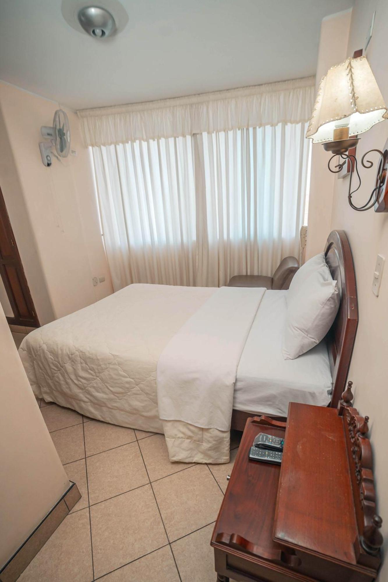 Hotel Torre Norte Trujillo Eksteriør billede