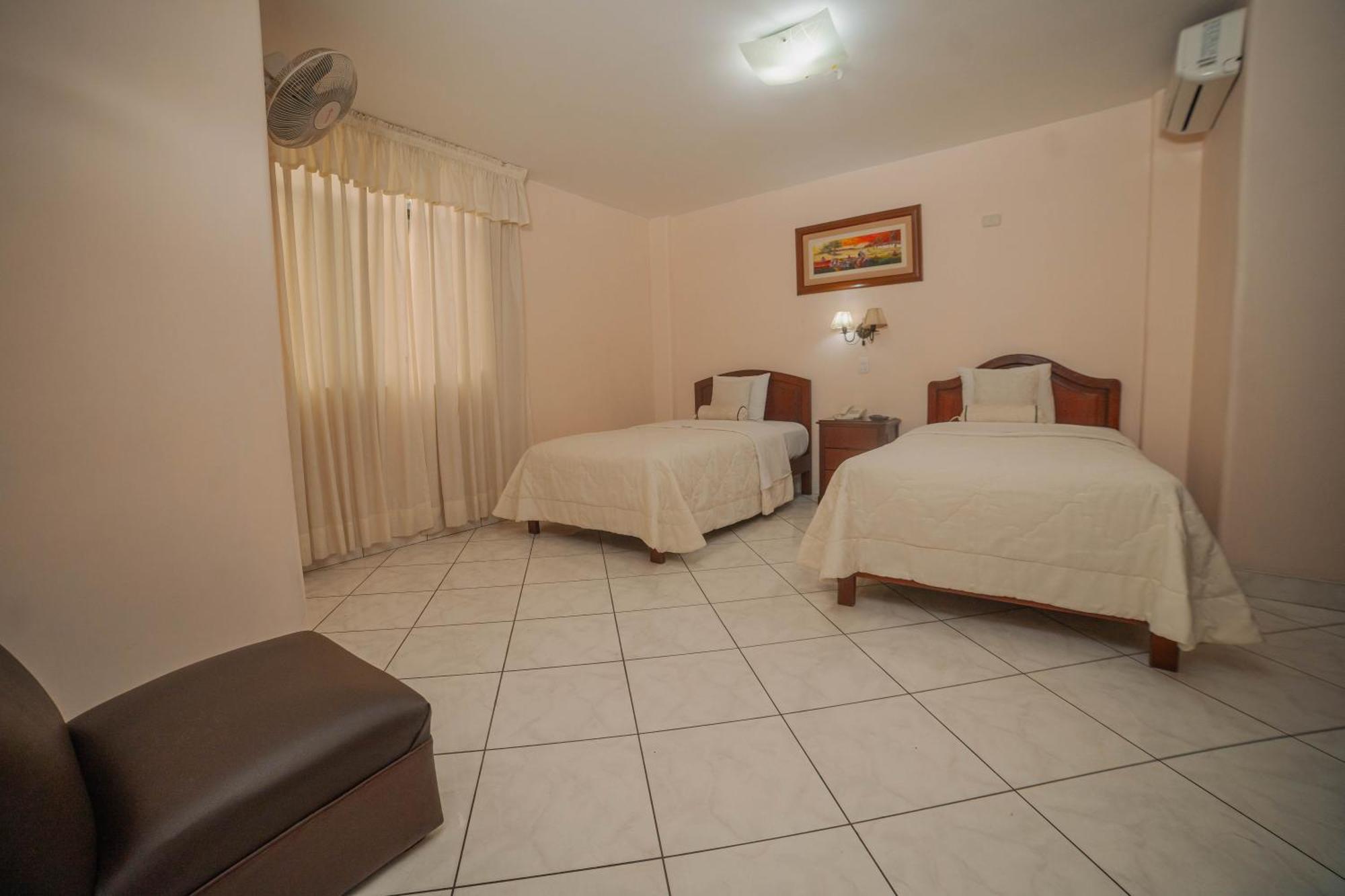 Hotel Torre Norte Trujillo Eksteriør billede